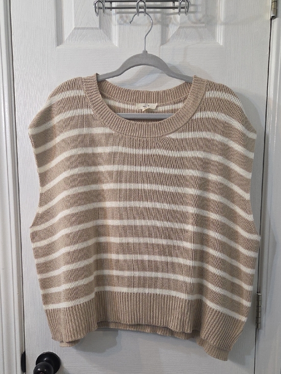 entro Sweaters - Striped Crewneck Summer Sleeveless Sweater in Beige and White